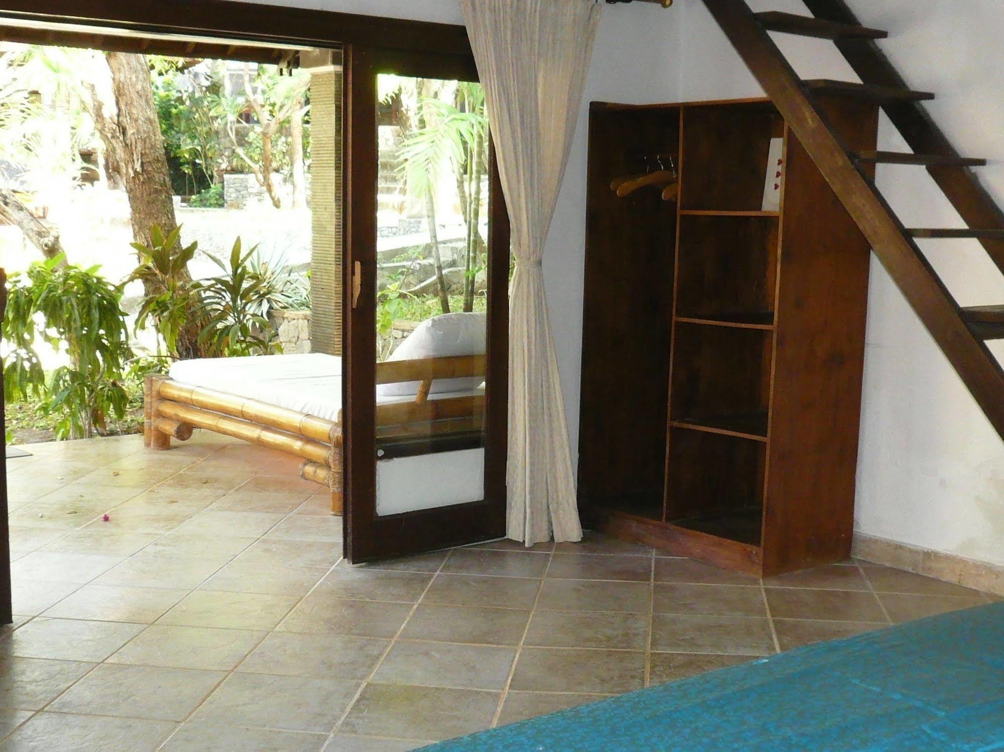 Wawa Wewe II Villas Amed Exterior foto
